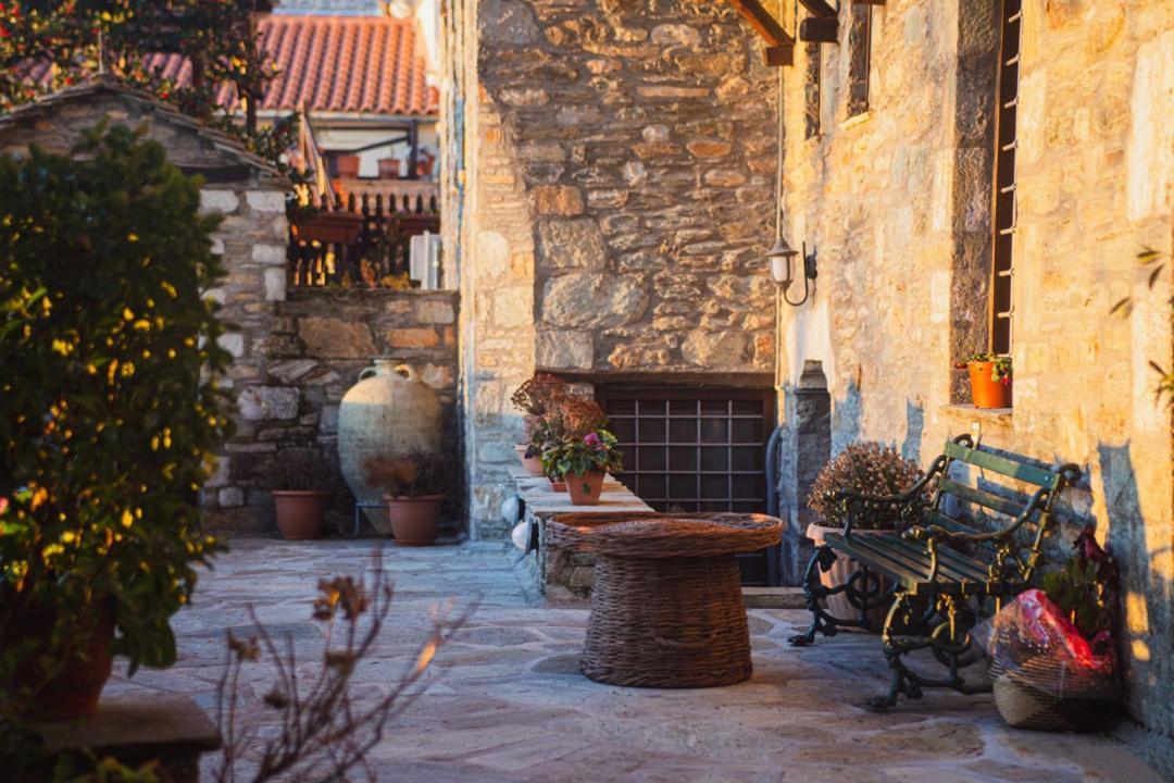 帕里奥艾利欧提威欧酒店 Agios Lavrentios 外观 照片